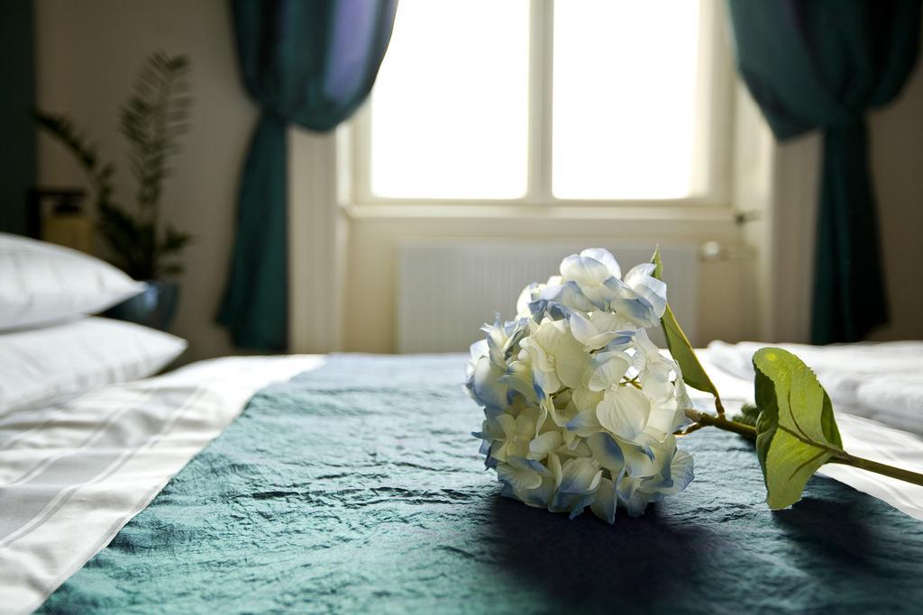 Budapest Rooms Bed And Breakfast Room photo